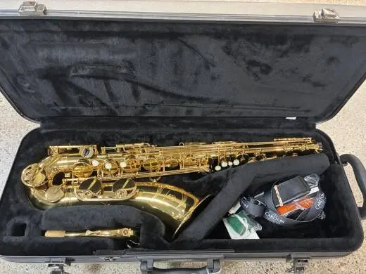 Yamaha YTS480 Intermediate Tenor Saxophone Outfit 2